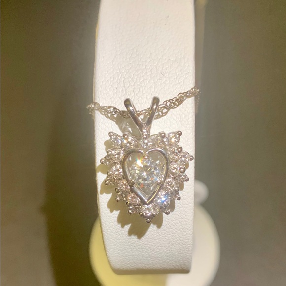 “HOST PICK” Vintage 14K White Gold Diamond Heart Necklace w/14K Chain - Picture 4 of 6